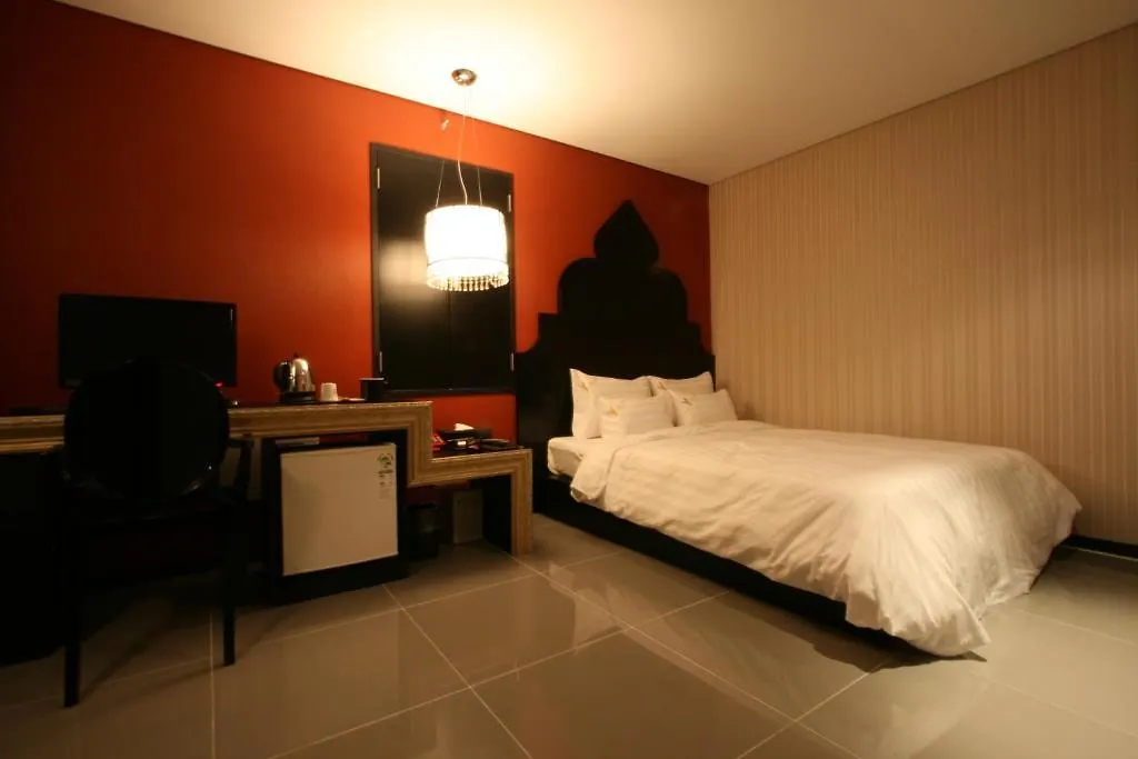 סיאול Shinchon Y Hotel