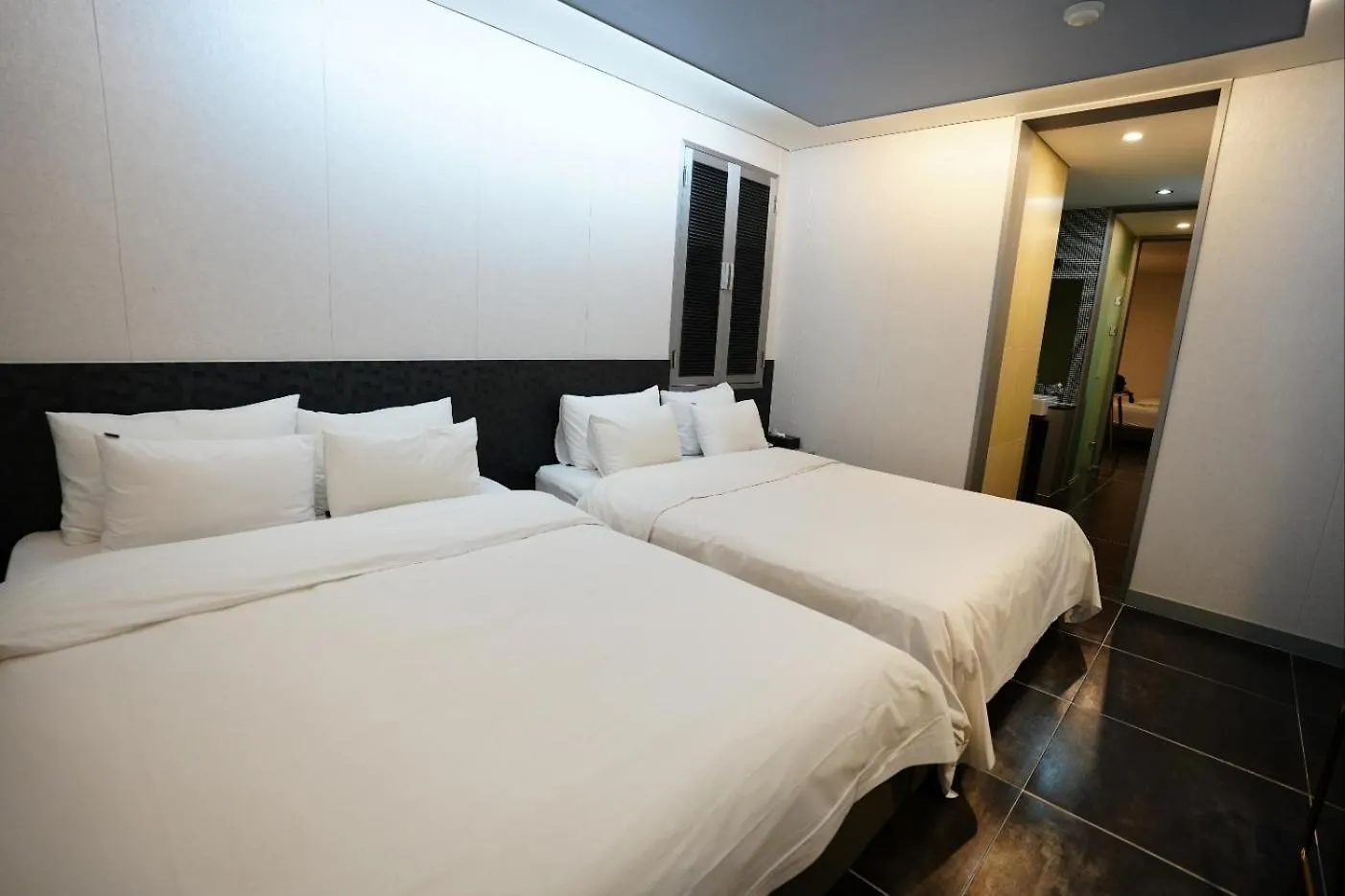 סיאול Shinchon Y Hotel