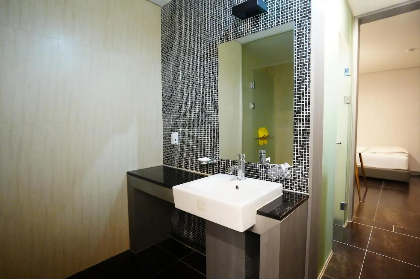 סיאול Shinchon Y Hotel