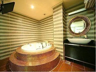 סיאול Shinchon Y Hotel