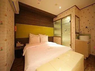 סיאול Shinchon Y Hotel